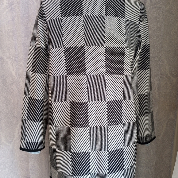 Chico's Black Grey Graphic Check Long Cardigan Sweater Coat Size Small - Picture 7 of 12